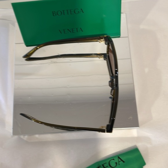 BOTTEGA VENETA BV1123S-004 UNISEX SUNGLASSES - Picture 7 of 7